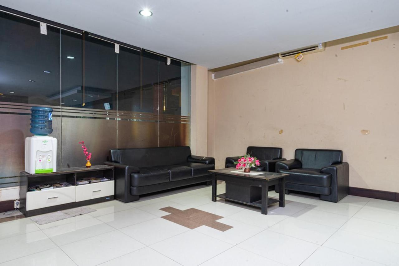 เรดดอร์ซ เนียร์ บาฮู มอลล์ มานาโด Hotel Malalayang ภายนอก รูปภาพ