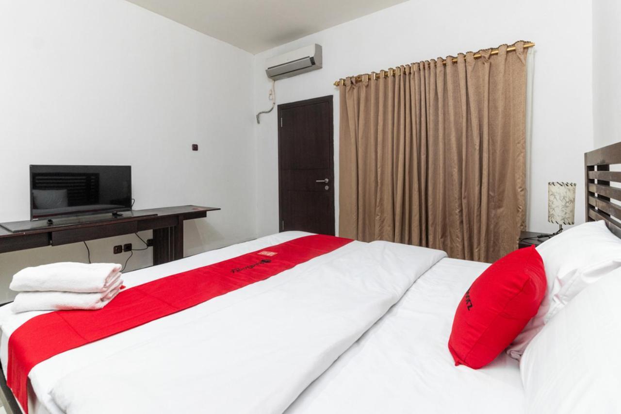 เรดดอร์ซ เนียร์ บาฮู มอลล์ มานาโด Hotel Malalayang ภายนอก รูปภาพ